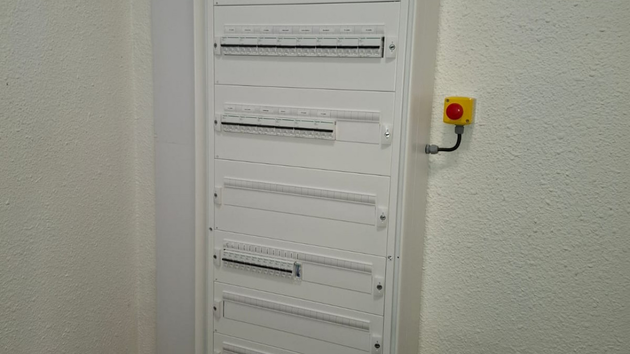 Changement d'une armoire électrique et déplacement des réseaux des établissements JOB