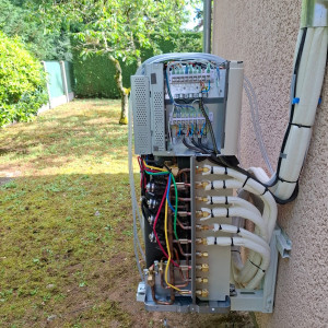 Installation d’une climatisation réversible Monosplit / Trisplit connectée